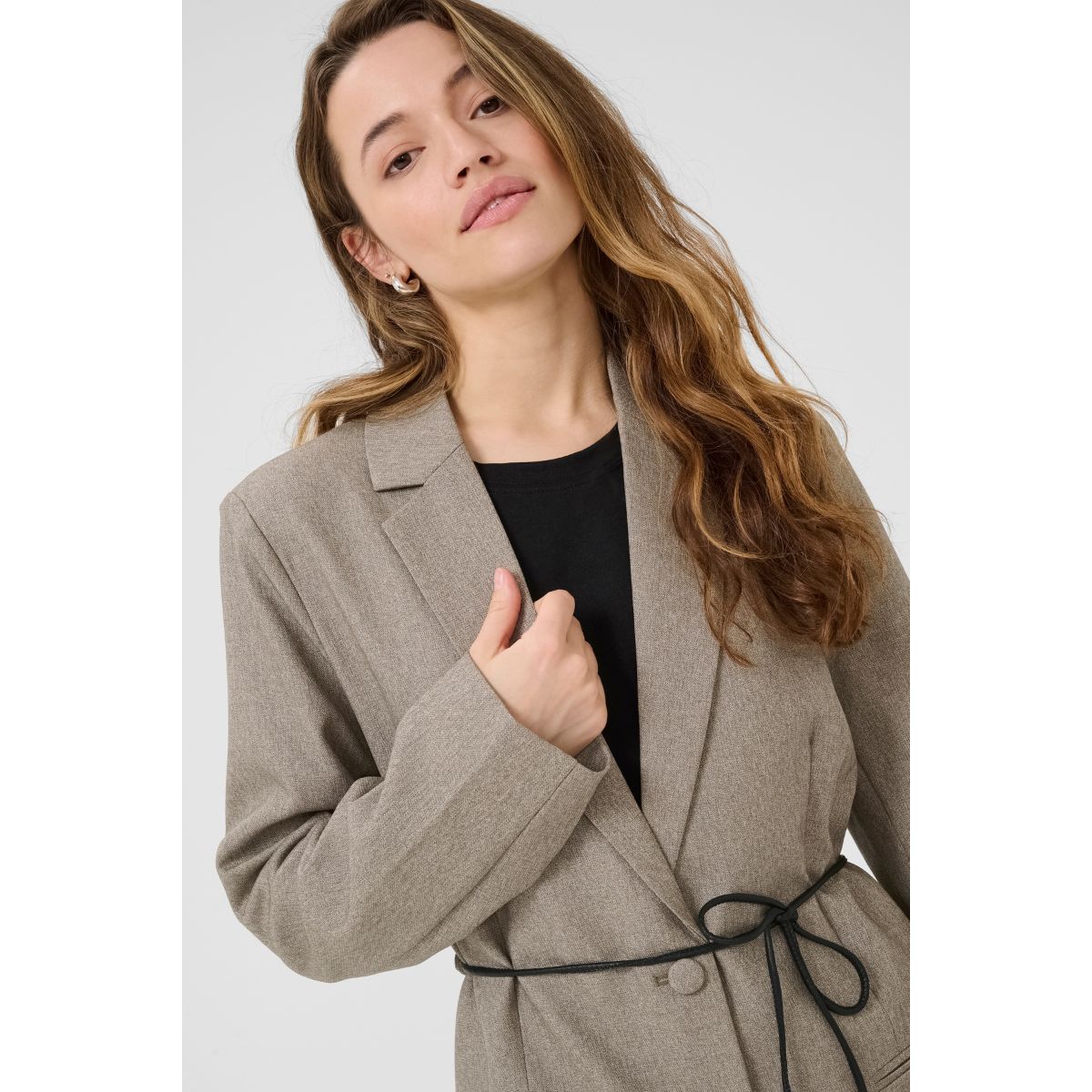 Freja™ | Elegant Feather Grey Blazer