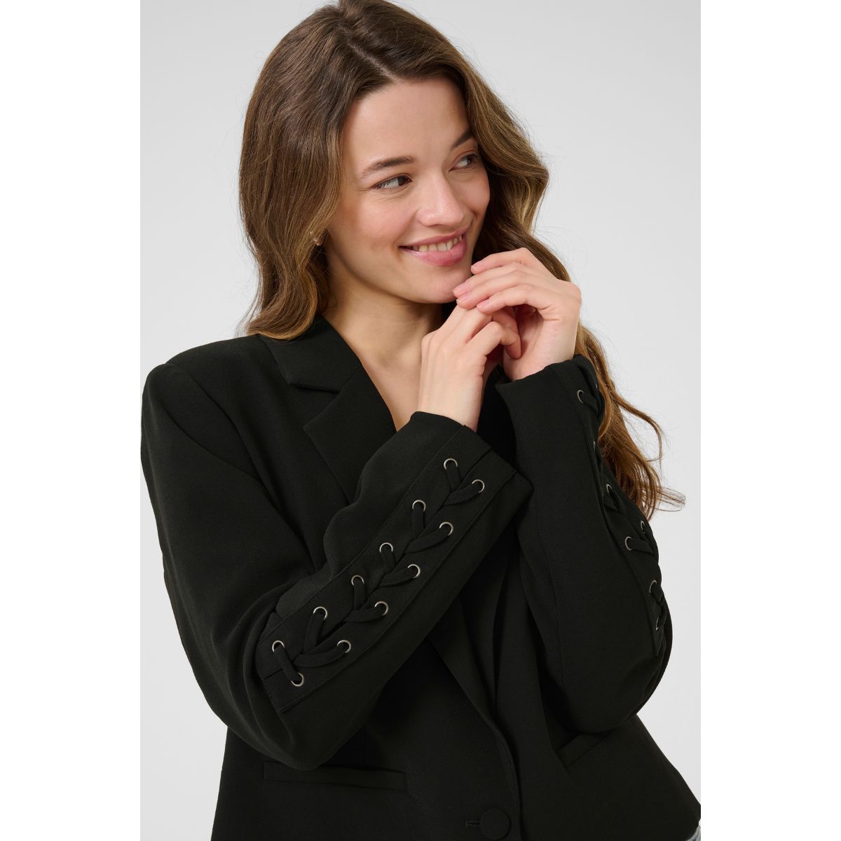 Ella™ | Kort Sort Blazer med Elegante Detaljer