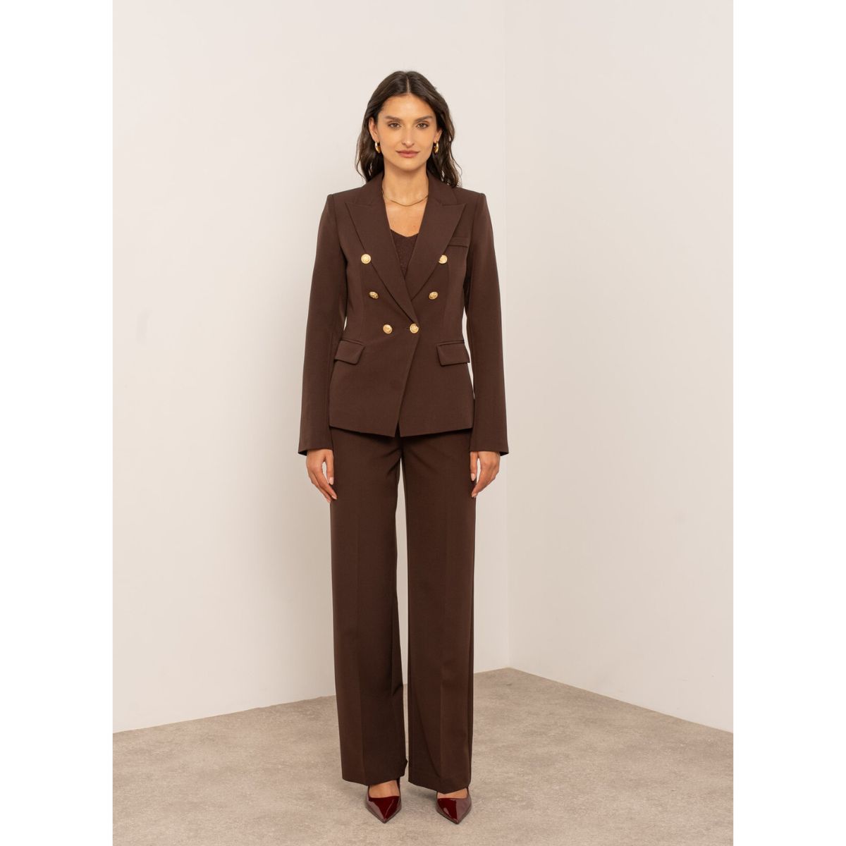 Amalie™ | Tidløs Chokolade Blazer med Guldknapper